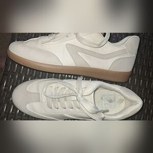 Dolce Vita Leather QUANTUM Cream Gum Sole Lace-Up Sneaker Shoes  Size 8.5